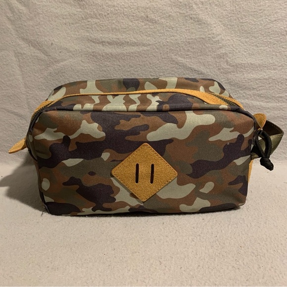 Camouflage Zippered Toiletry Travel Bag Unisex - Picture 1 of 10